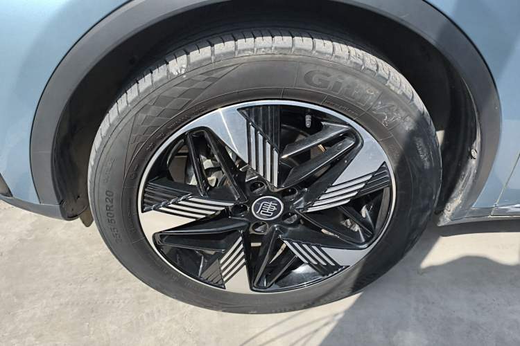 Used BYD Tang New Energy 2023 DM-i Champion Edition 112KM Prestige Model Left Front Wheel Hub