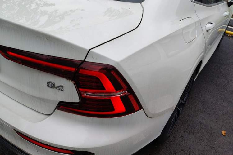 Used Volvo S60 2025 B4 Zhiyuan Luxury Edition Right Rear Taillight