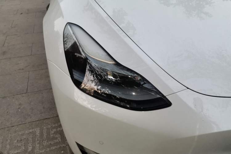 Used Tesla Model Y 2021 Standard Range Rear-Wheel Drive Version Right Front Headlight