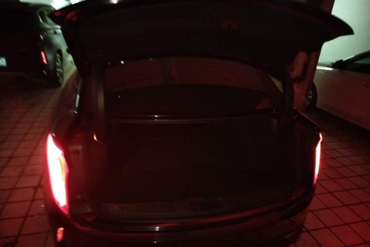 Used Hongqi E-QM5 2022 431 km Charge & Enjoy Edition Trunk