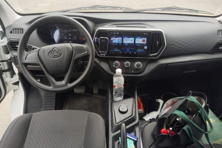 Used CHANGAN KAICHENG Ruixing EM80 2025 Cargo Version Standard 2-Seater 300 km Side-Hinged Doors Center Console