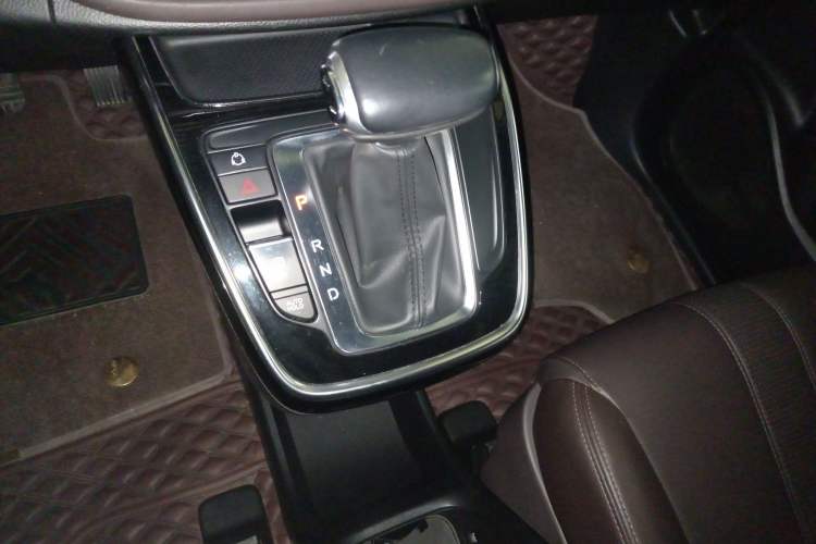 Used GAC Trumpchi M6 2019 270T DCT Luxury Edition (6-seater) China VI Gear Lever