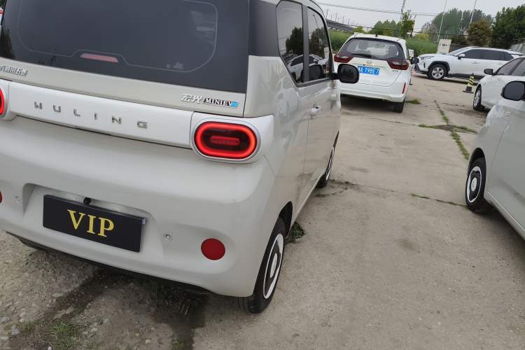 Used Wuling Hongguang MINIEV 2024 3rd Generation 215km Youth Edition Exterior 3