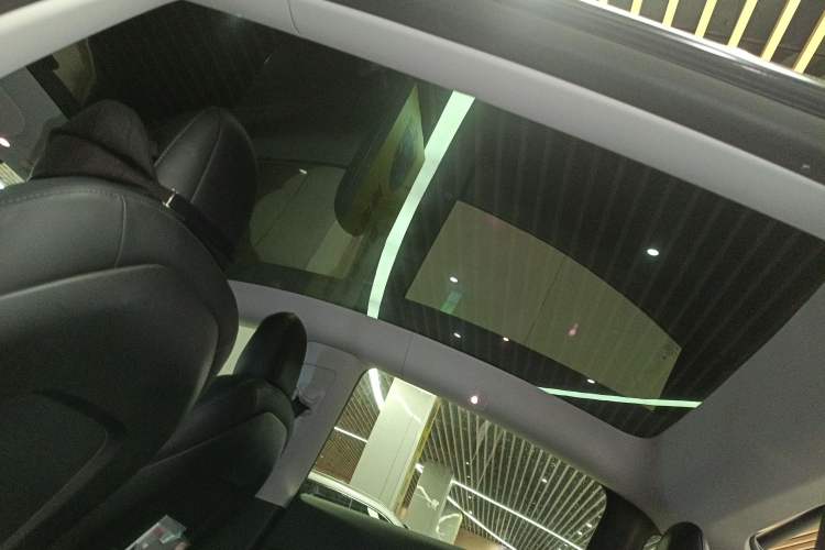 Used Tesla Model Y 2021 Revised Version 2 Long-Range All-Wheel-Drive Edition Headliner