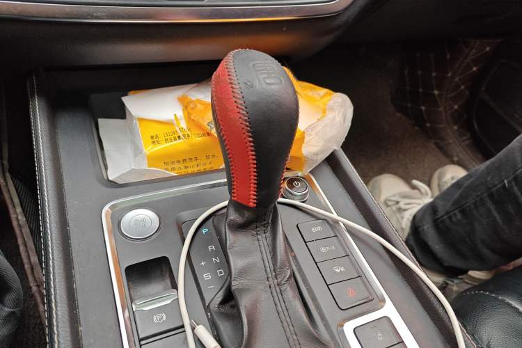 Used BYD Tang 2018 2.0T Automatic SmartConnect Prestige 7-Seater China V Standard Gear Lever