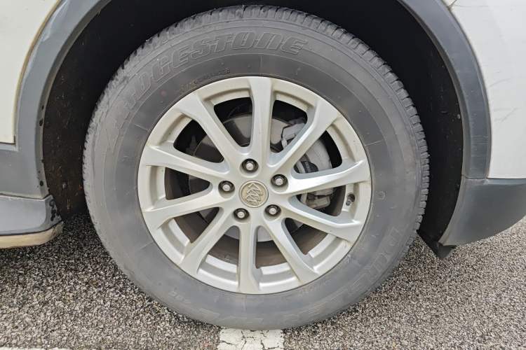 Used Buick Envision 2017 20T Two-Wheel Drive Leading Version Right Front Wheel Hub