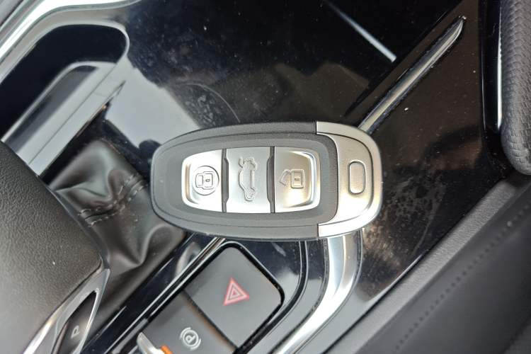 Used Hongqi E-QM5 2024 500km Range Edition
