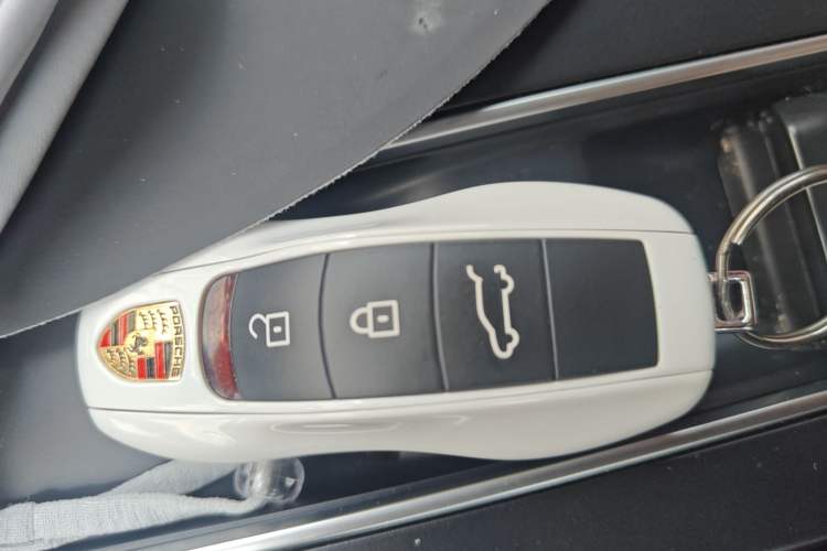 Used Porsche Macan 2024 Macan 2.0T Vehicle Key