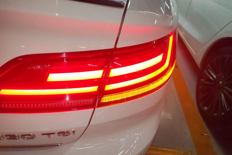 Used Volkswagen FAW-Volkswagen CC 2021 330TSI Ignite Edition Right Rear Taillight