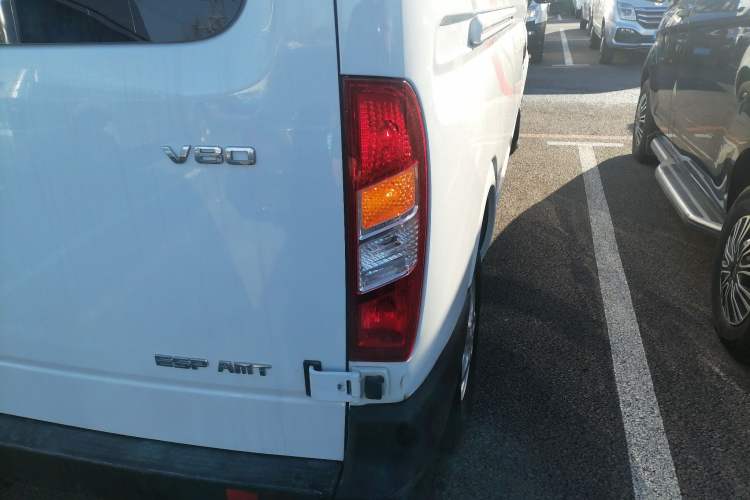 Used SAIC MAXUS Xintu V80 2019 2.5T Classic Model AMT Aoyuntong Long Wheelbase High-Roof 7-Seater