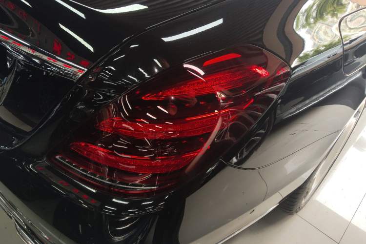 Used Mercedes-Benz Maybach S-Class 2020 S 450 4MATIC Right Rear Taillight