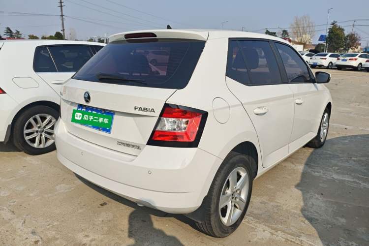 Used Skoda Fabia 2017 1.4L Automatic Car Enjoy Edition
