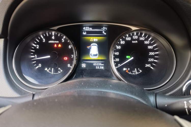 Used Nissan X-Trail 2014 2.5L CVT Luxury Edition 4WD
