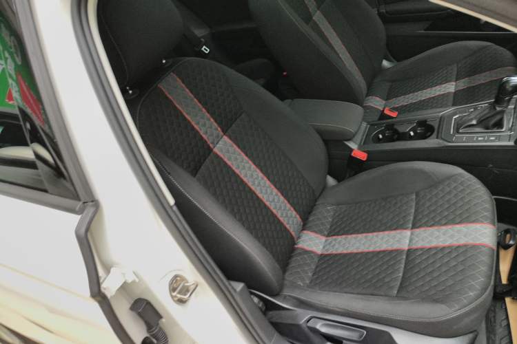 Used Volkswagen Lamando 2021 230TSI DSG Fashion Edition Right Front Seat