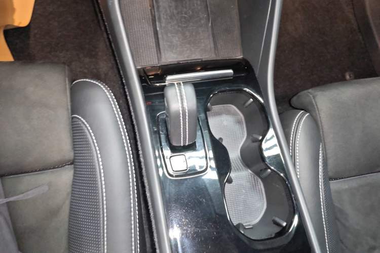 Used Volvo XC40 New Energy 2021 P8 Pure Electric All-Wheel Drive Smart Luxury Sport Edition