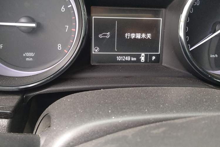 Used Buick Verano 2017 Sedan 15S Automatic Entry Model Odometer Close Up