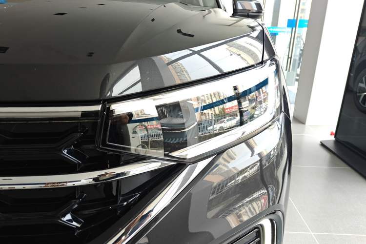 Used Volkswagen Tayron 2026 Model, 30 Million Vehicles Selected Version, 300TSI Left Front Headlight