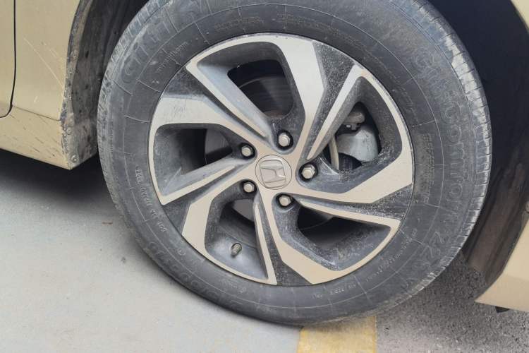 Used Honda Accord 2016 2.0L Elite Edition Right Front Wheel Hub