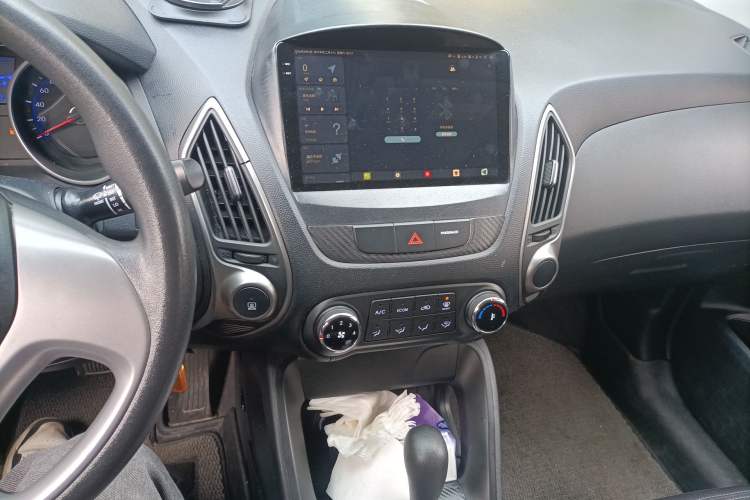 Used Hyundai ix35 2015 2.0L Automatic 2WD Comfort Edition China V Standard