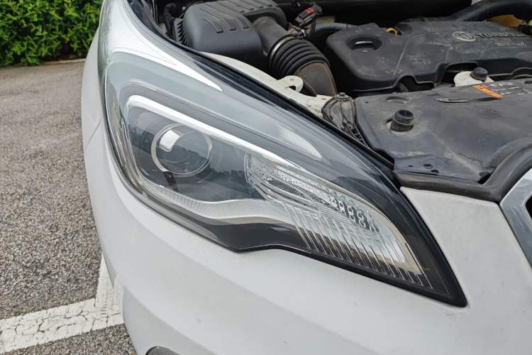 Used Buick Envision 2017 20T Two-Wheel Drive Leading Version Right Front Headlight