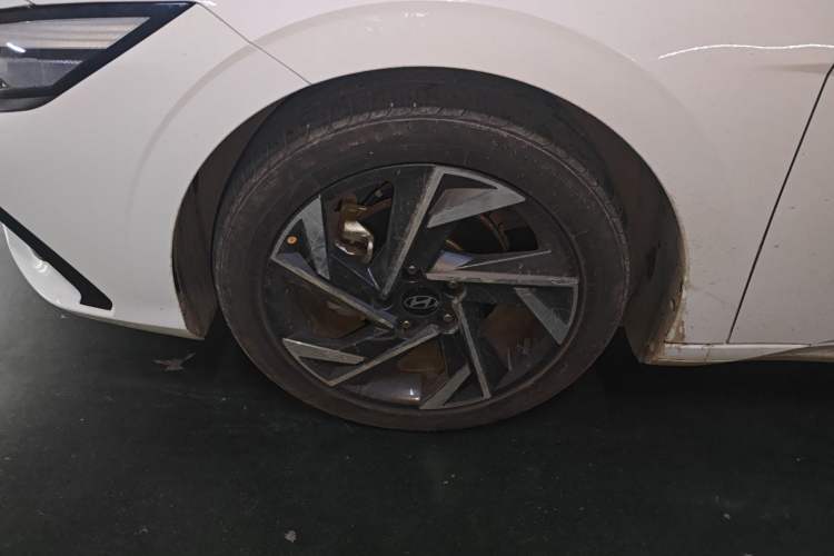 Used Hyundai Elantra 2023 1.5L CVT GLX Elite Edition Left Front Wheel Hub