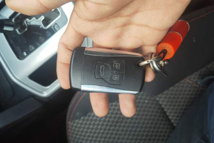 Used Geely Auto GX7 2015 Sports Edition 2.0L Automatic Luxury Model Vehicle Key