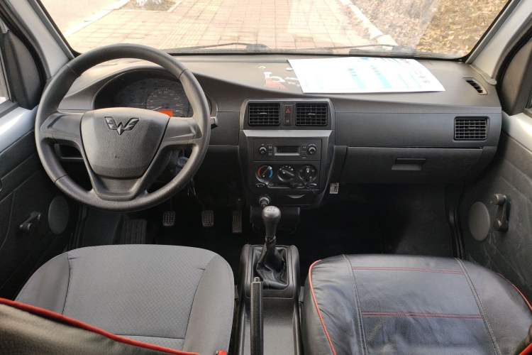 Used Wuling Rongguang Small Truck 2020 1.5L Base Version China VI Standard Double-Cab L3C
