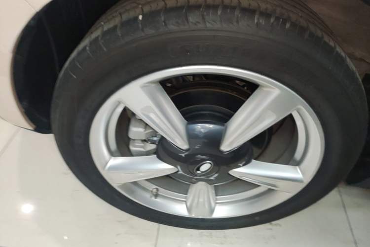 Used ORA Good Cat 2023 401 km Standard Range Luxury Version Lithium Iron Phosphate