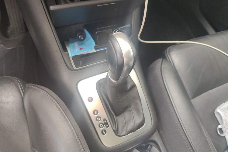 Used Volkswagen Tiguan 2015 1.8TSI Automatic Two-Wheel Drive Comfort Edition Gear Lever