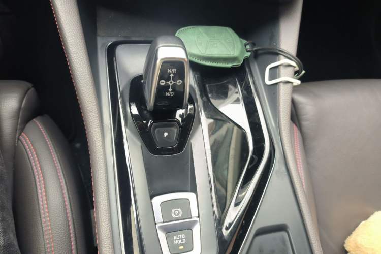 Used Lynk & Co 02 2020 1.5T DCT Two-Wheel Drive Zhaopu Version Gear Lever