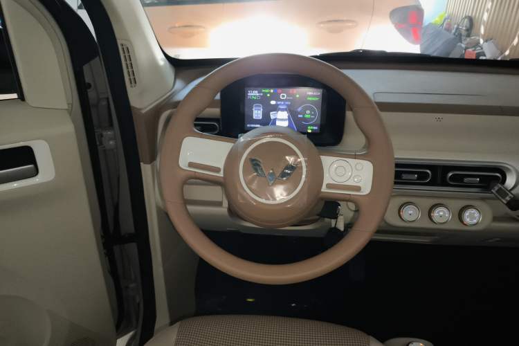 Used Wuling Hongguang MINIEV 2024 3rd Generation 215km Youth Edition