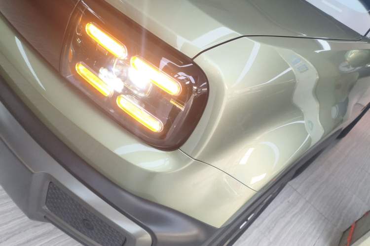 Used Baojun Spark EUV 2024 Prestige Edition 4 Seats Left Front Headlight