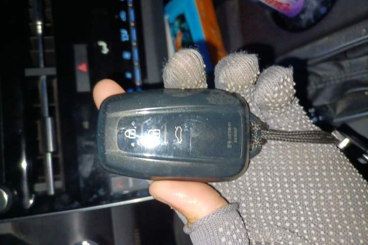 Used Toyota Avalon 2019 Dual-Engine 2.5L Luxury Edition China VI Standard Vehicle Key