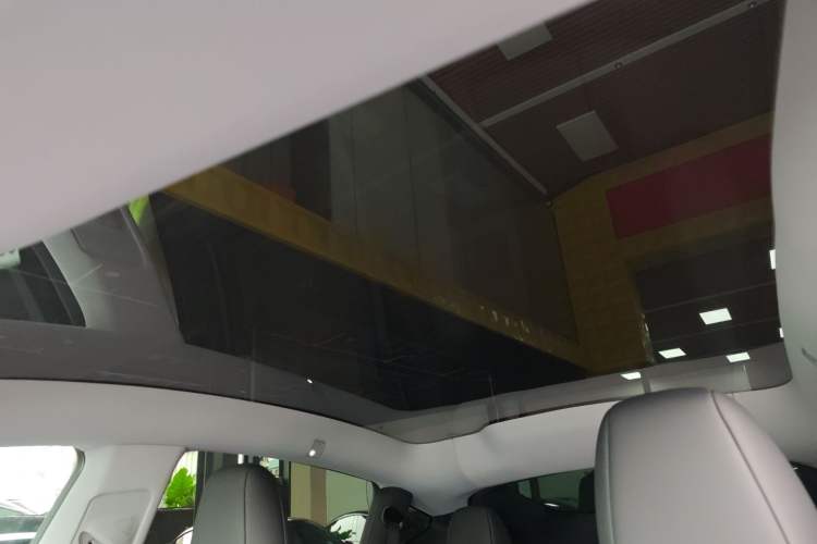 Used Tesla Model Y 2025 Long-Range All-Wheel Drive First Edition