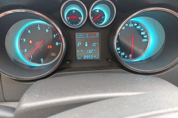 Used CHANGAN CS35 2015 1.6L Automatic Luxury Model China V Standard
