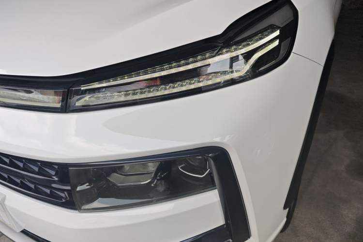 Used SOL QX 2021 300T DCT Prestige Smart Connectivity Version Left Front Headlight