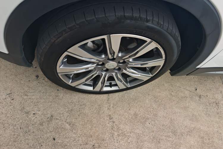 Used Cadillac XT4 2018 28T 4x4 Platinum Edition