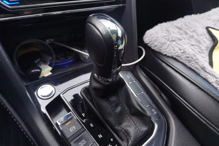 Used Volkswagen Tharu 2021 280TSI Two-Wheel-Drive Luxury Edition Gear Lever