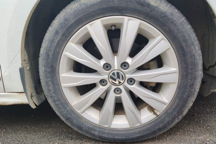 Used Volkswagen Sagitar 2015 1.6L Manual Comfort Model