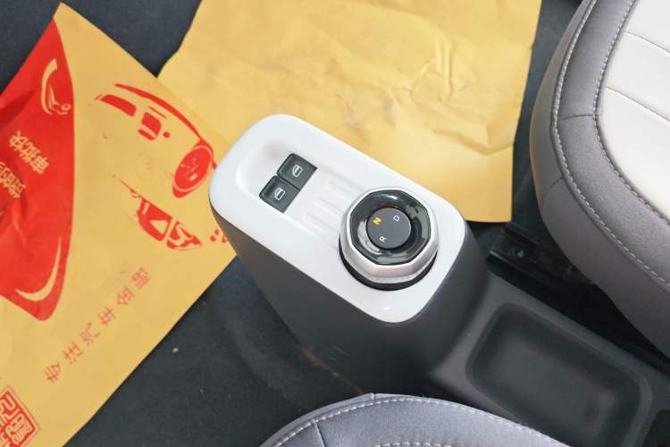 Used Geely Galaxy Panda 2024 200km Panda Rider Gear Lever