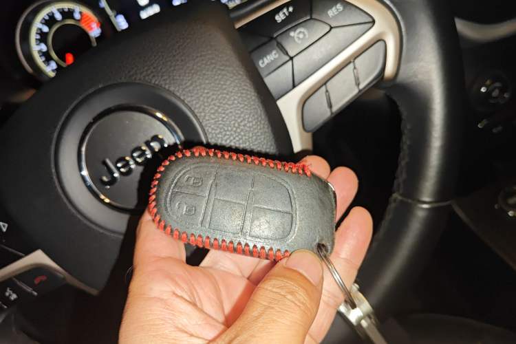 Used Jeep Cherokee 2017 2.4L Professional Edition
