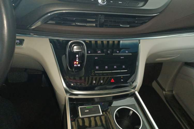 Used Buick GL8 2021 Land Cruiser Executive Class 652T Luxury Model
