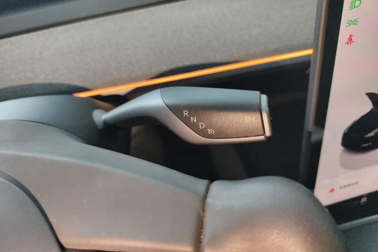 Used Tesla Model Y 2023 Long-Range All-Wheel-Drive Version