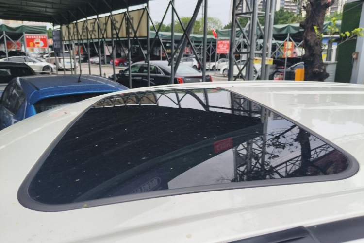 Used Toyota RAV4 2019 2.0L CVT Two-Wheel Drive Luxury Version China VI Standard
