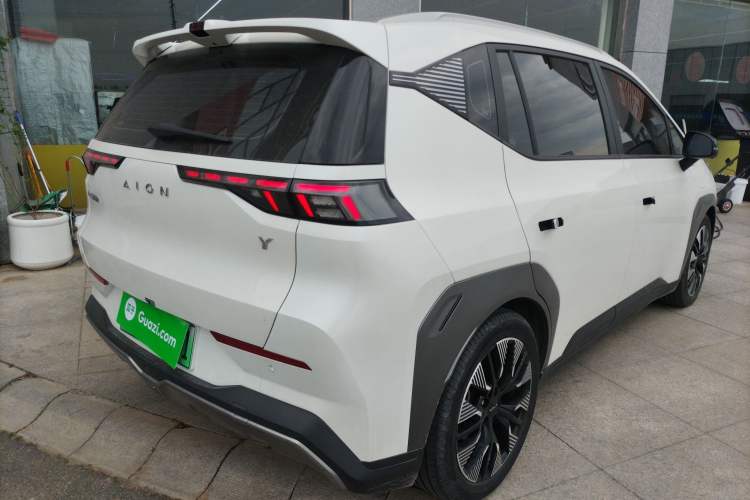 Used AION Y 2022 70 Tech Edition Lithium Iron Phosphate Rear Right 45 Deg