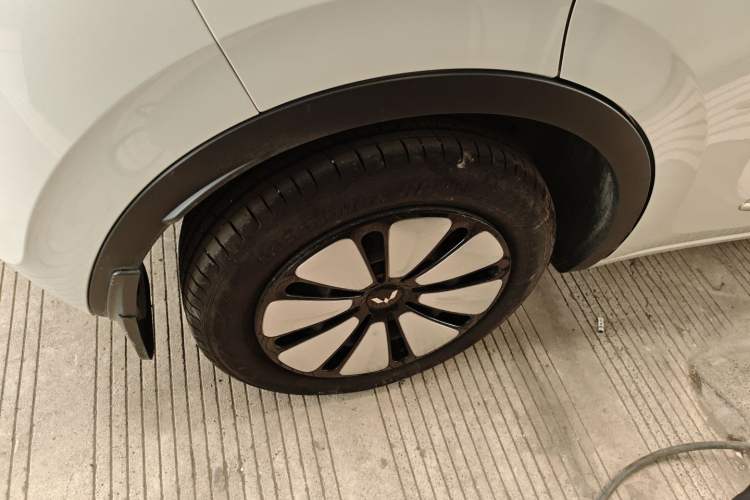 Used Wuling Bingo 2023 333km Enjoy+ Version Right Rear Wheel Hub