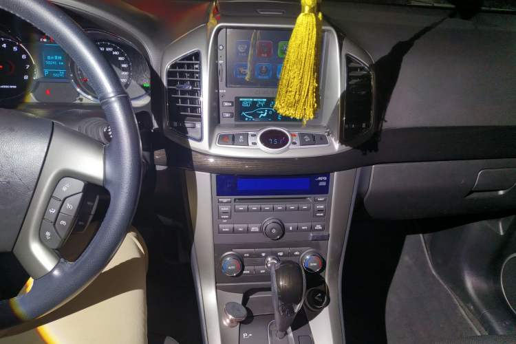 Used Chevrolet Captiva 2015 2.4L 4x4 Flagship Edition 7-Seater