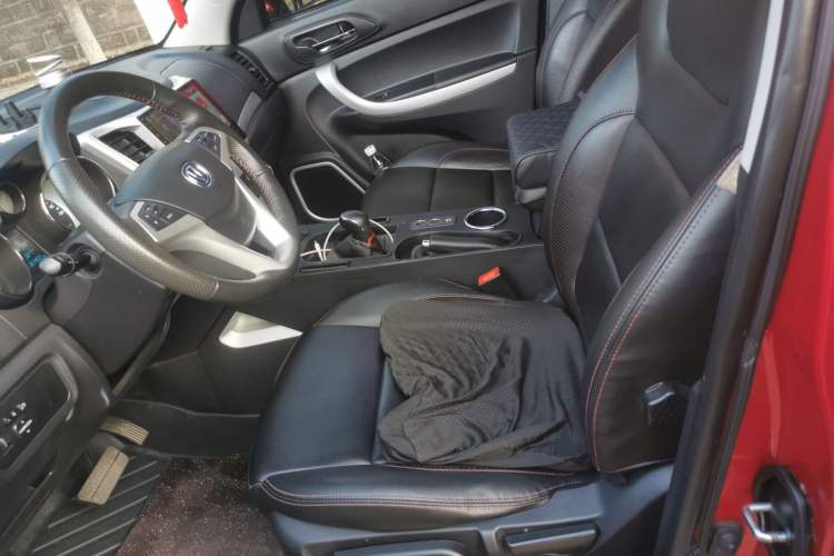 Used CHANGAN CS35 2015 1.6L Automatic Luxury Model China IV Standard
