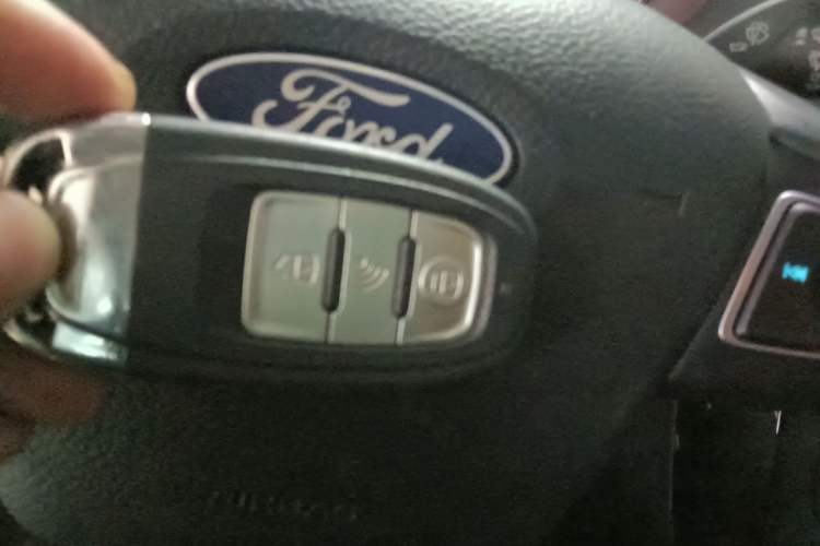 Used Ford Focus 2018 Sedan Classic 1.6L Automatic Trendy SmartDrive Edition
