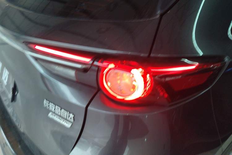 Used Mazda CX-8 2019 2.5L Two-Wheel Drive Luxury Version Right Rear Taillight